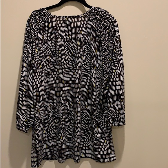 Ladies blouse - Picture 2 of 4